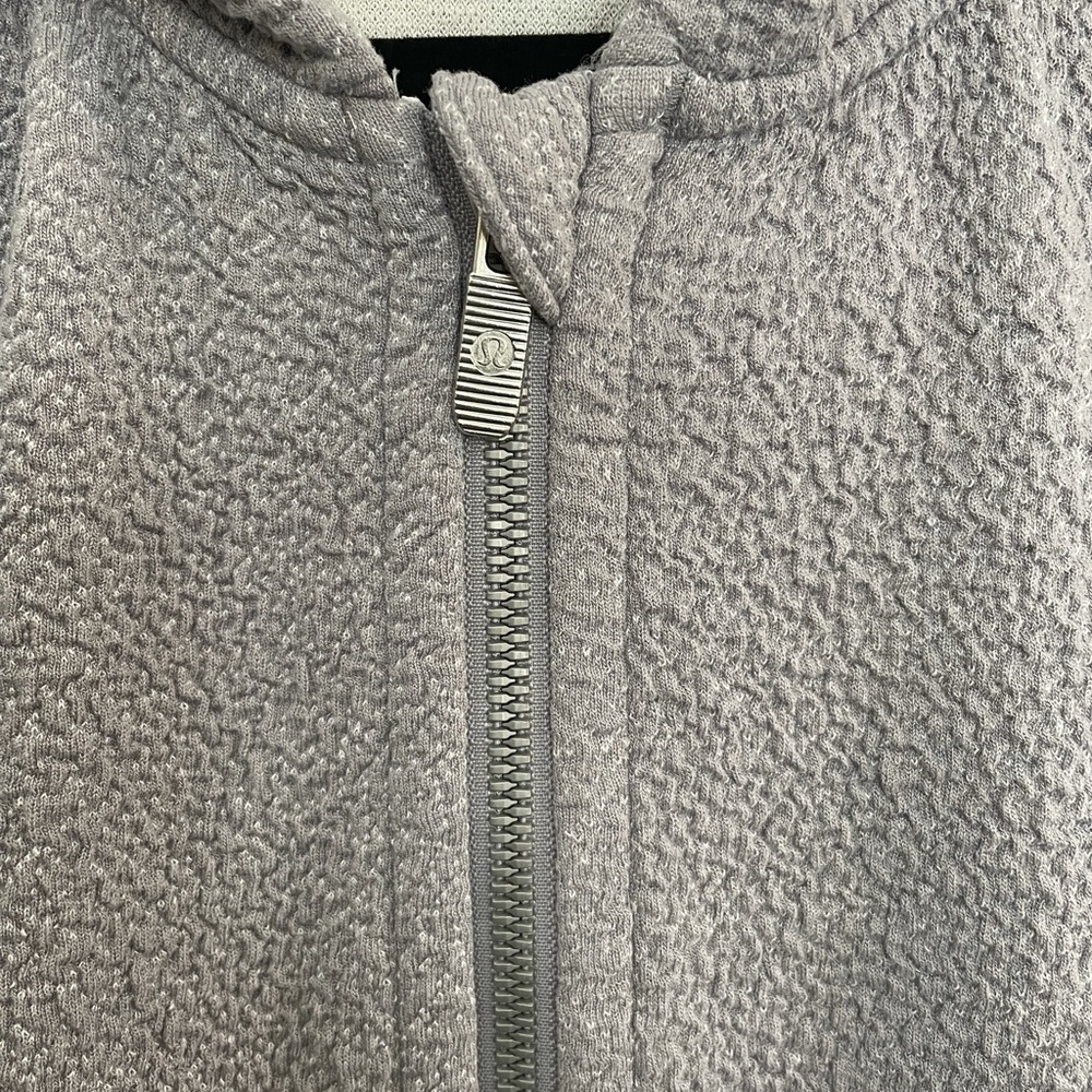Preowned Lululemon Pave Jacket Size Small - Picture 3 of 8